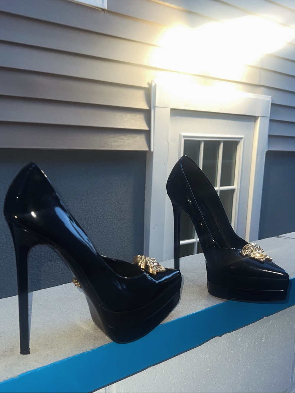 Versace Medusa Insignia Leather Pumps in Black, Women's Size 40, US 10.